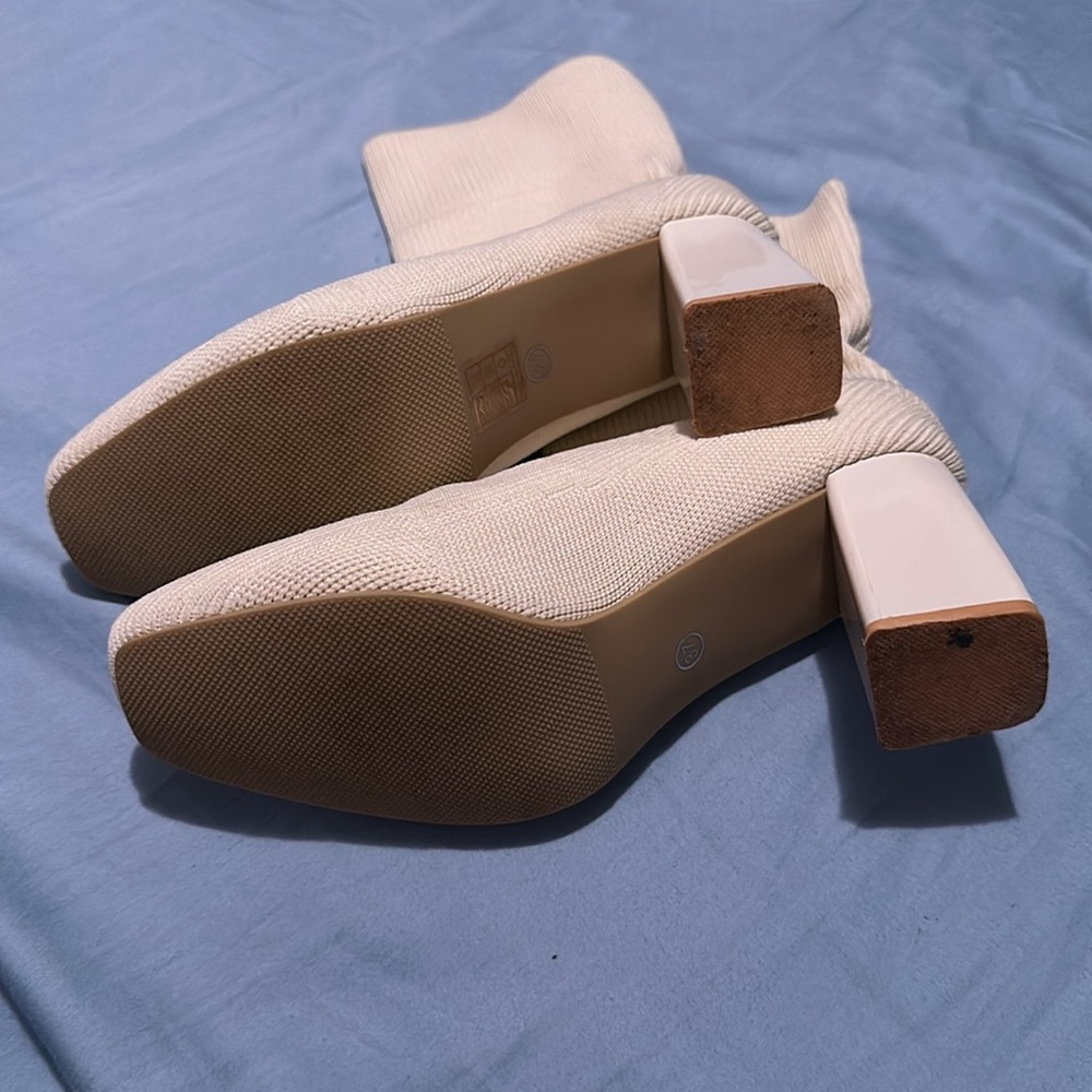 Heeled boots - Picture 4 of 4